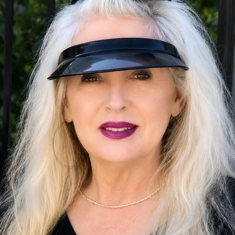 Joyce Serhan headshot