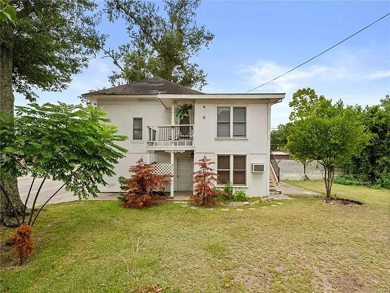 604 Shirley Street &mdash; Apartments A & B