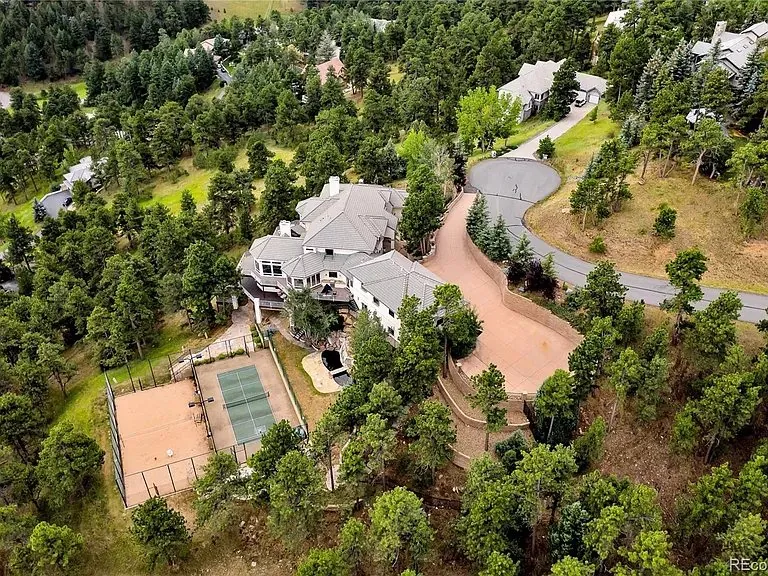 Estate aerial with driveway